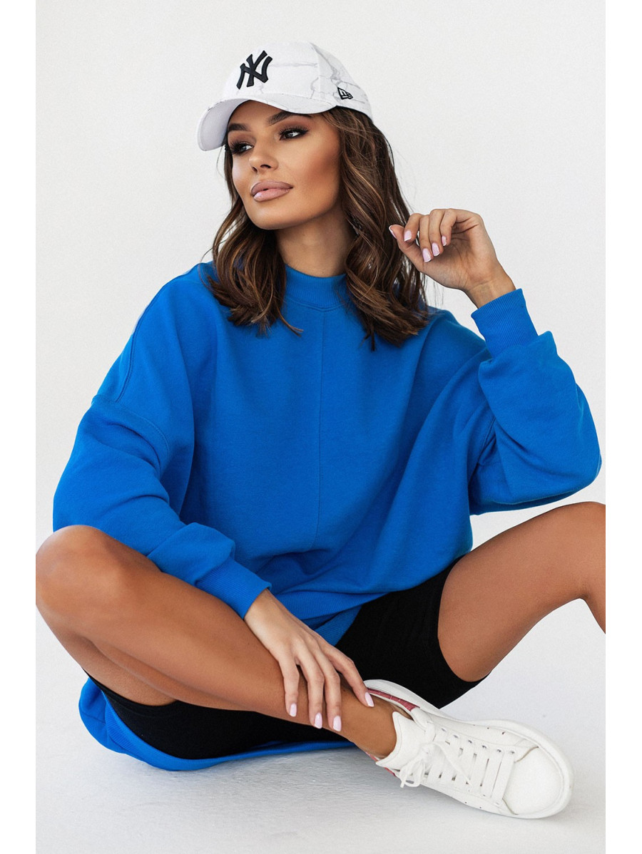 Niebieska bluza simple ze stójką i przeszyciami