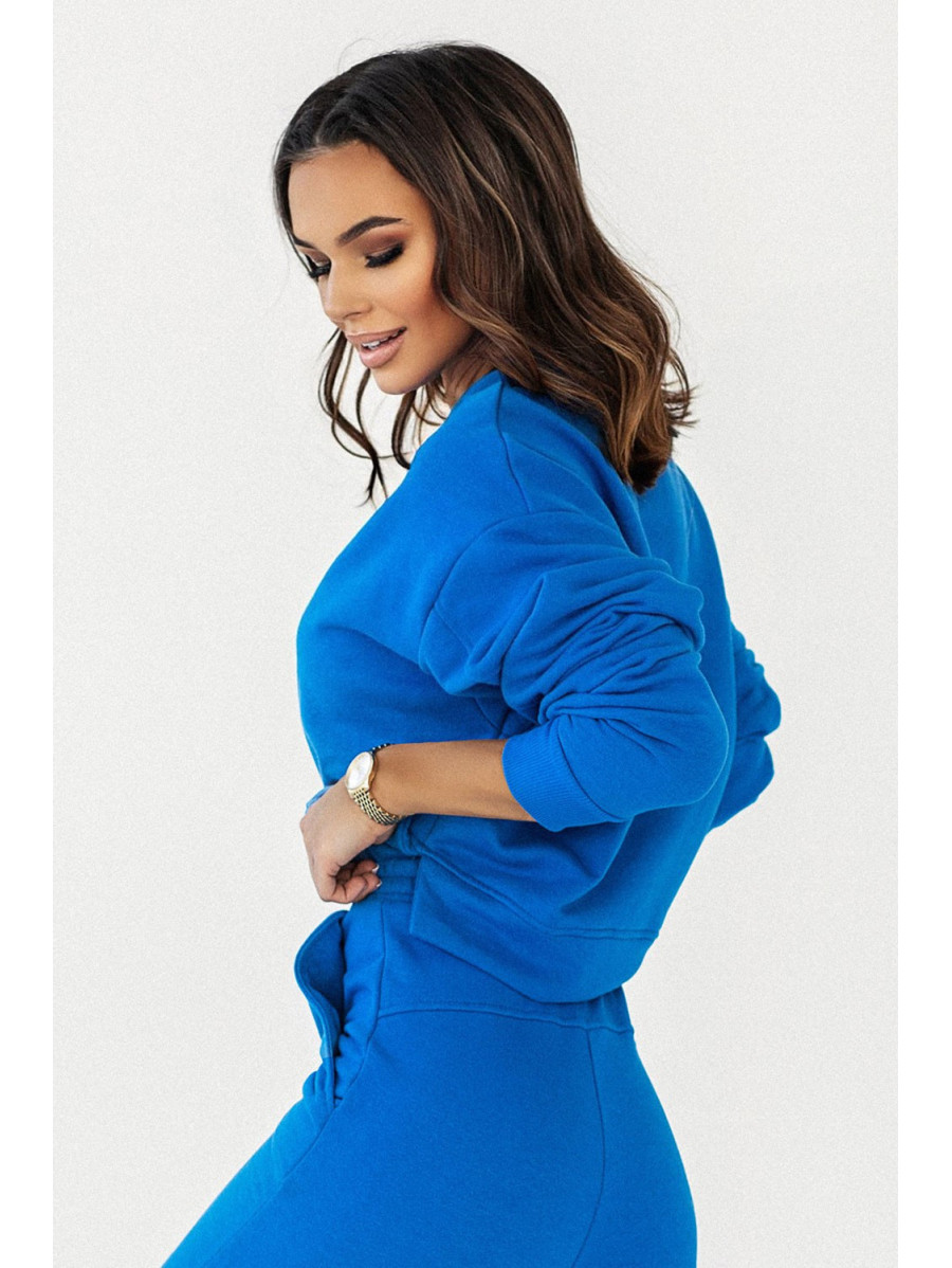 Niebieska krótka bluza lamia