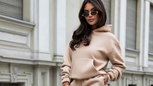 How to combine different clothing items with women's tracksuits? Women's sweatpants, a sweatshirt or a fashionable women's tracksuit set?